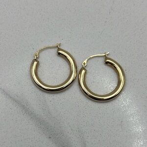 14 KT Elegant Gold Hoop Earrings